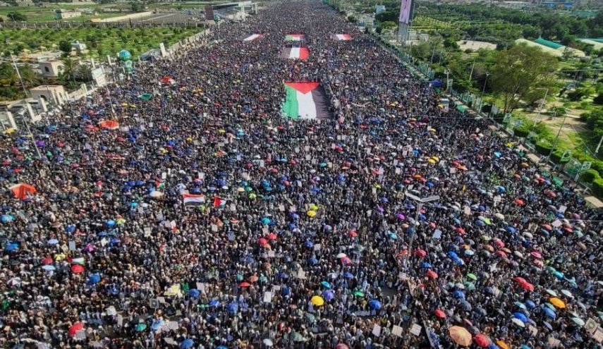 راهپیمایی میلیونی یمنی‌ها در میدان السبعین صنعا