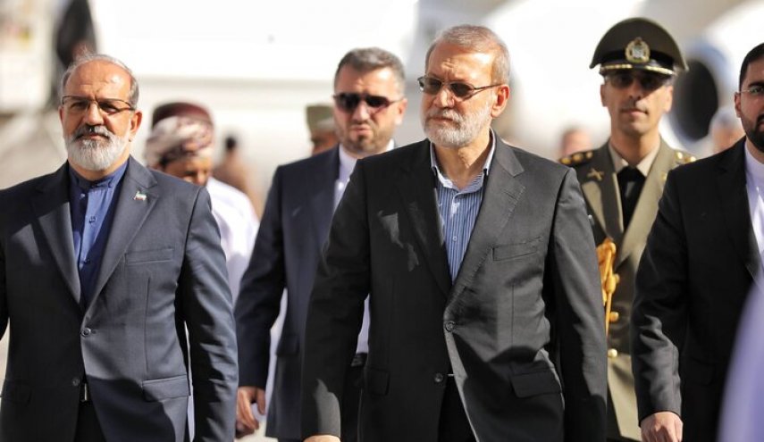 علی لاریجانی وارد مسقط شد