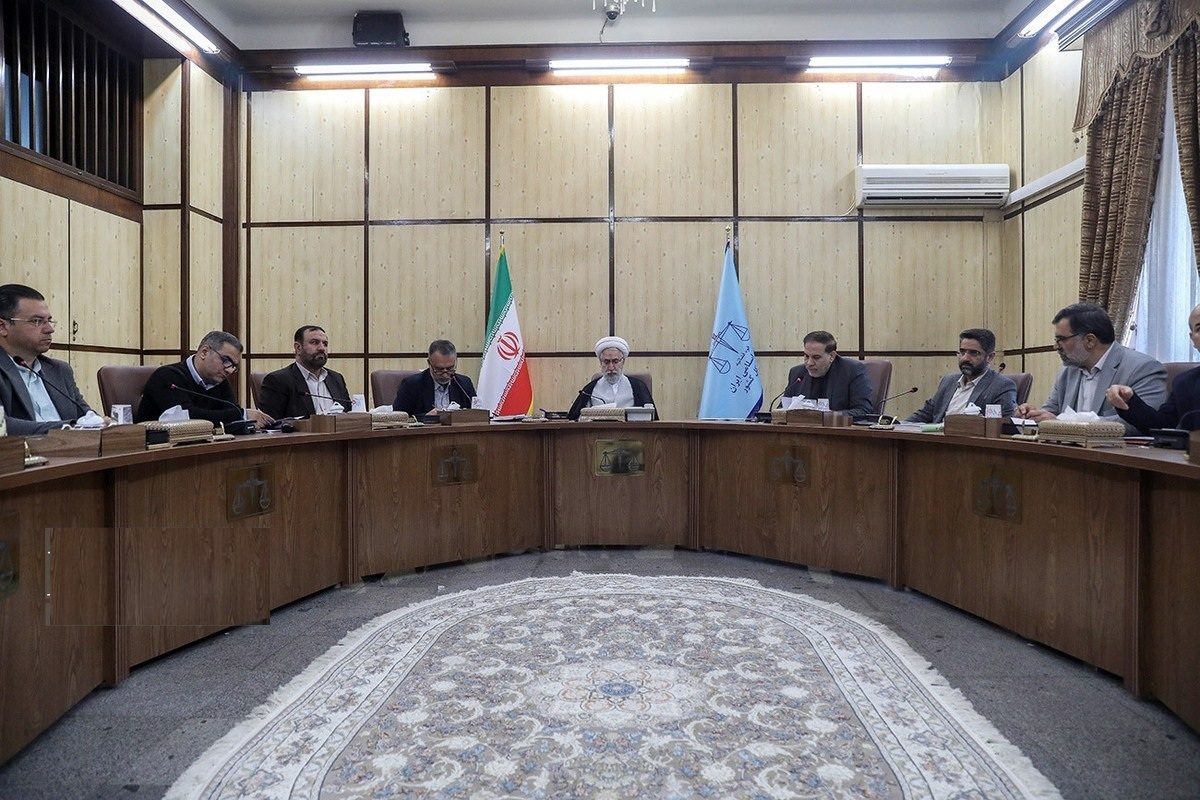  شکستن قداست مراکز علمی قابل قبول نیست