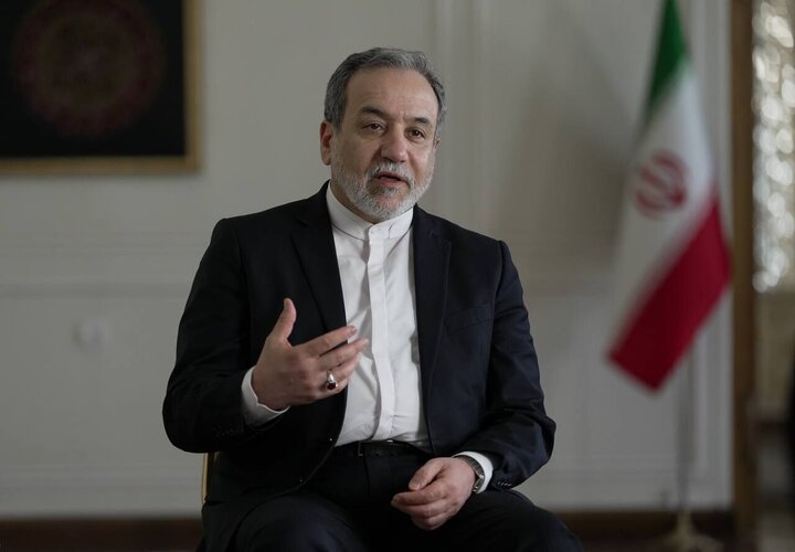 عراقچی: کشور‌های منطقه باید در برابر مداخلات آمریکا متحد شوند