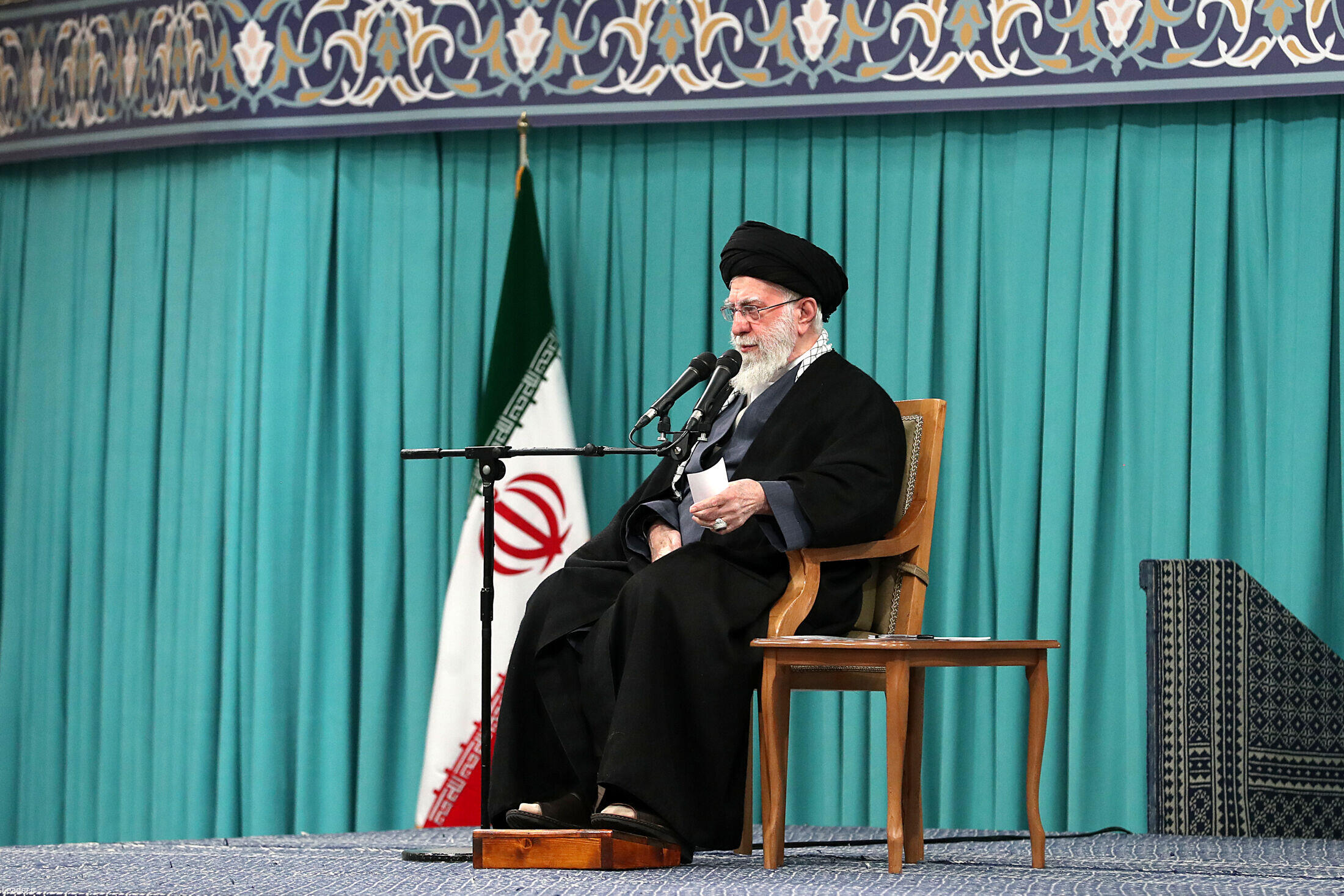امام خامنه‌ای: ملت ایران با وحدت کمر فتنه را شکست | همه باهم برای ایران عزیز