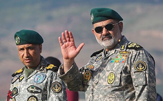 دریادار ایرانی: شبانه‌روز تحرکات دشمنان را رصد می‌کنیم 