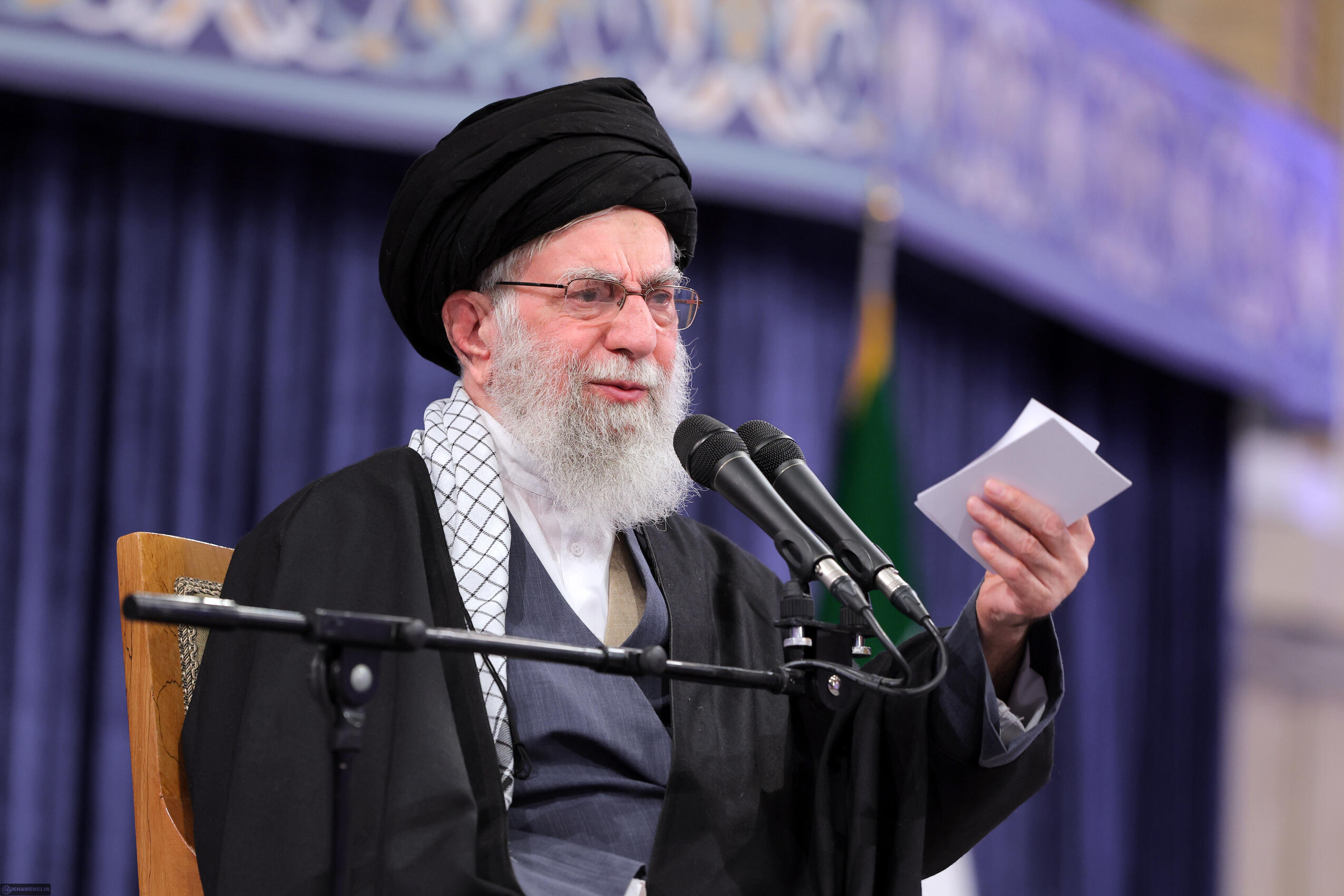 امام خامنه‌ای: خطرناک‌تر از ناو، سلاحی است که آن را به قعر دریا می‌فرستد