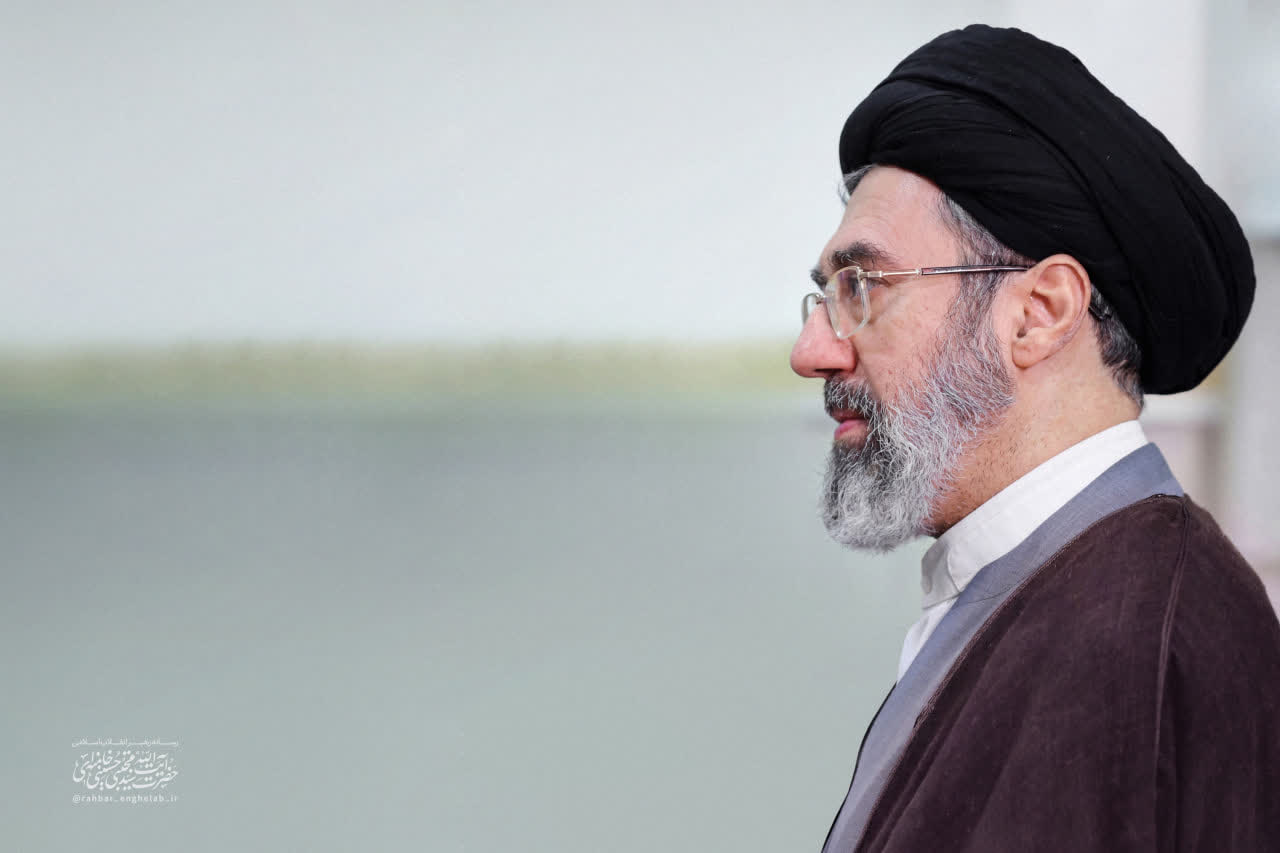 امام خامنه‌ای جوان: ای مردم! فریادهای شما در میادین، در نتیجه‌ مذاکرات مؤثر است