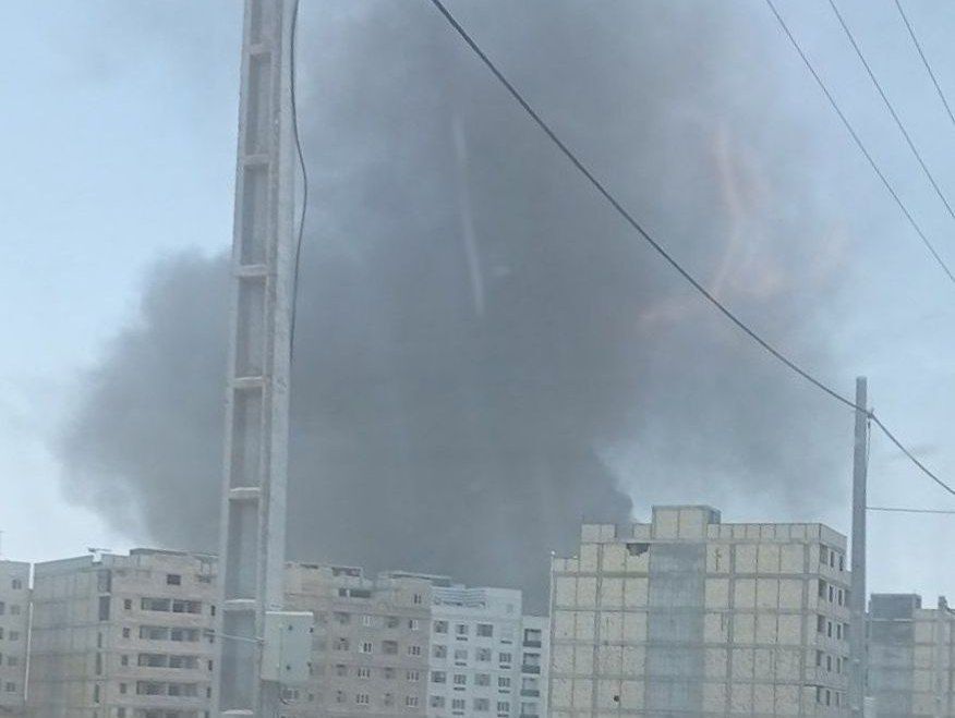 مهار حریق تریلی حامل سوخت در گمرک زاهدان؛ حادثه خسارت زیرساختی نداشت