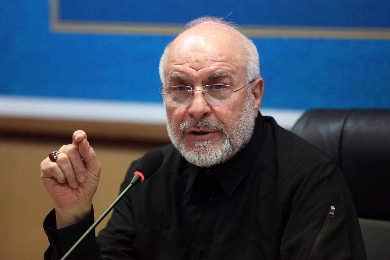 تأمین معیشت مردم و نیرو‌های مسلح، اولویت است